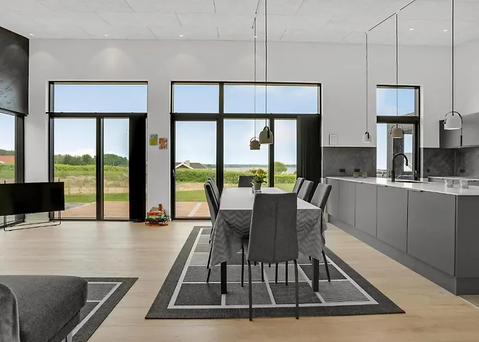 Gorgeous In With Kitchen בית נופש