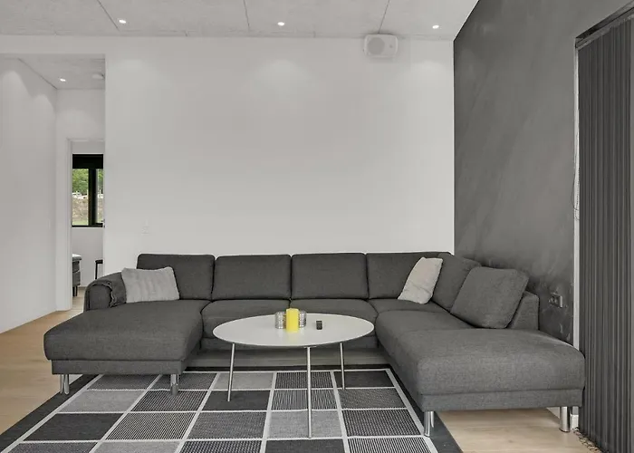 Gorgeous In With Kitchen